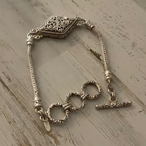 Gorgeous Sarda Silver Filigree Toggle Bracelet. - Picture 6 of 7